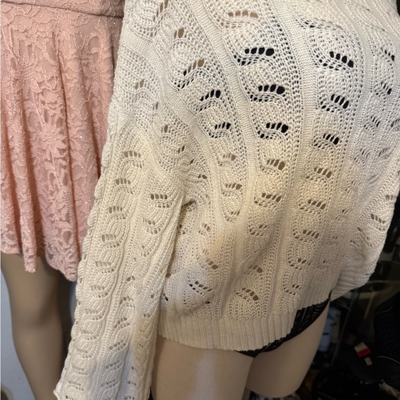 American Eagle Outfitters Cream Knit Sweater - Picture 2 of 6